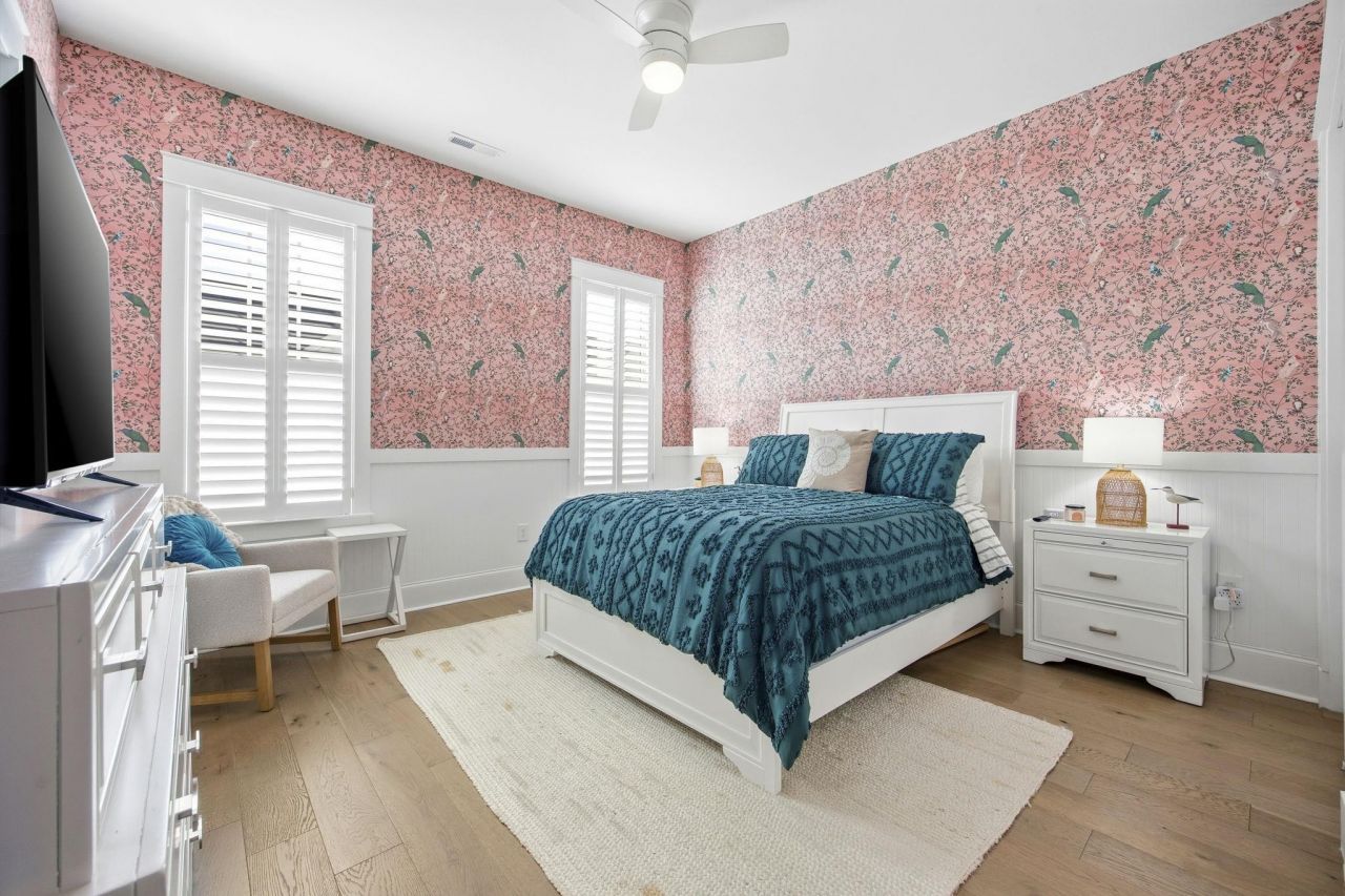 857 Iris St. Photo 23