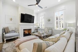 857 Iris St. photo 4