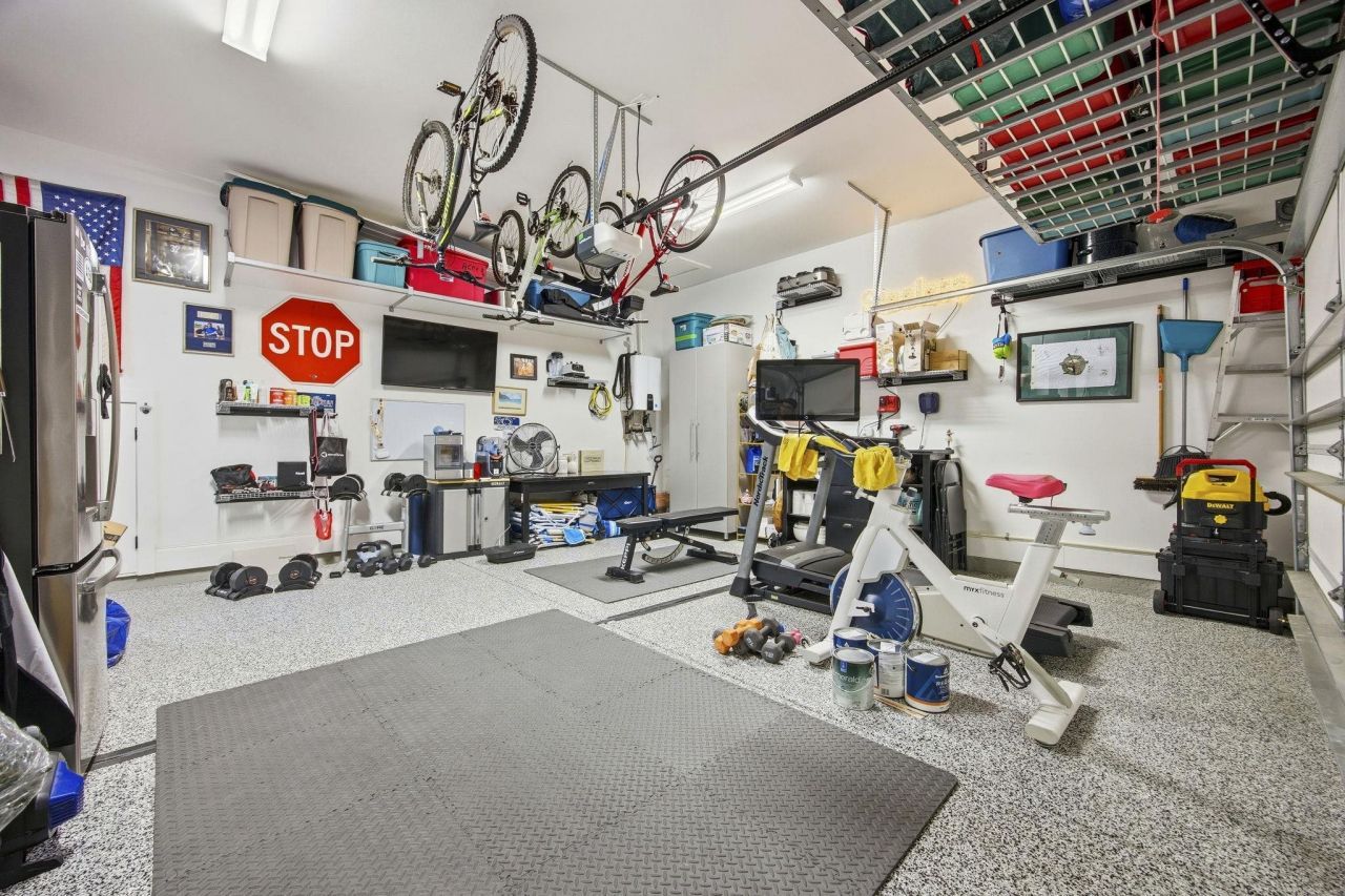 857 Iris St. Photo 30