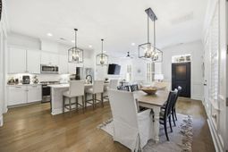 857 Iris St. photo 4