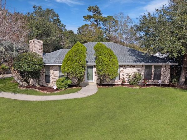 102 LAKE DESTE Drive, Slidell, LA 70461