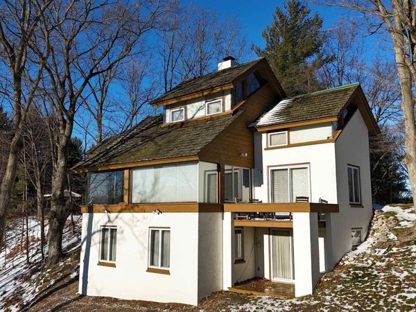 4210 Bluff Lane S, Cedar, MI 49621