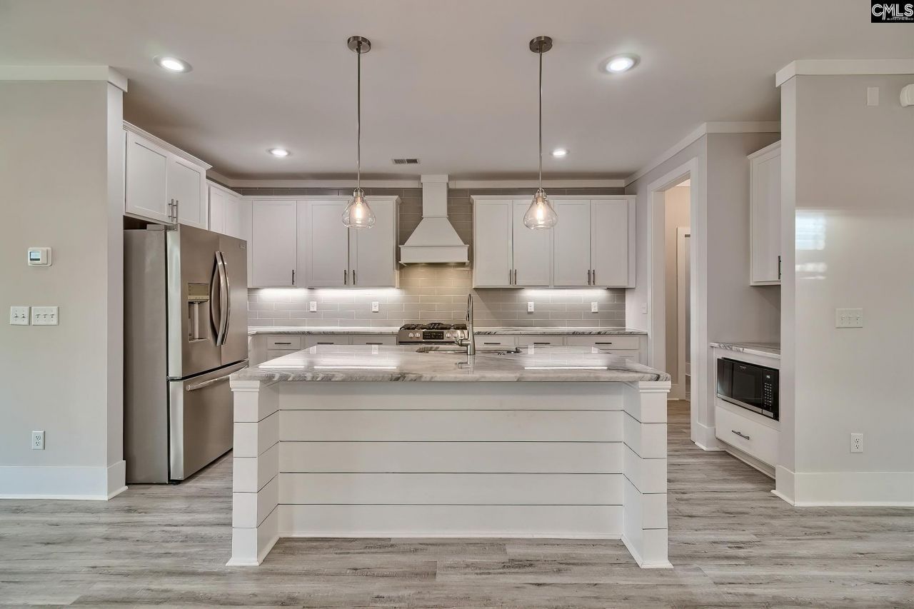 2230 High Bluff Loop  Photo 12