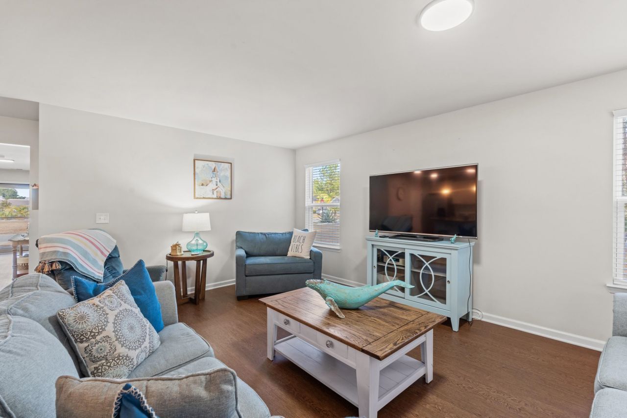 401 Quinta St. Photo 9