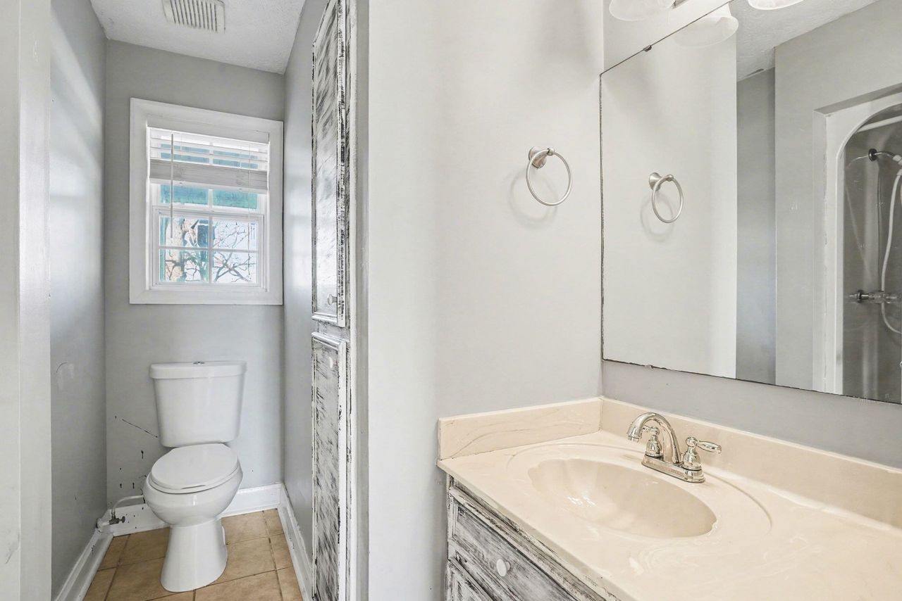 1897 Heritage Rd. Photo 12