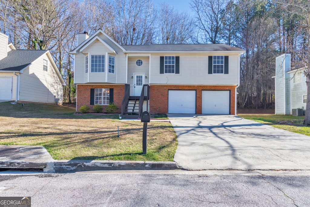 961 Redan Trace, Stone Mountain, GA 30088 Main Photo