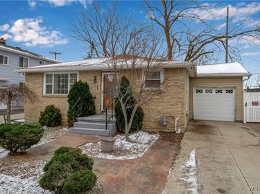 17 Fath Drive, Cheektowaga, NY 14225