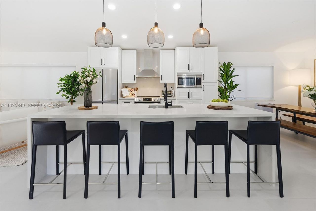 3700 Justison Rd, Miami, FL 33133 Photo