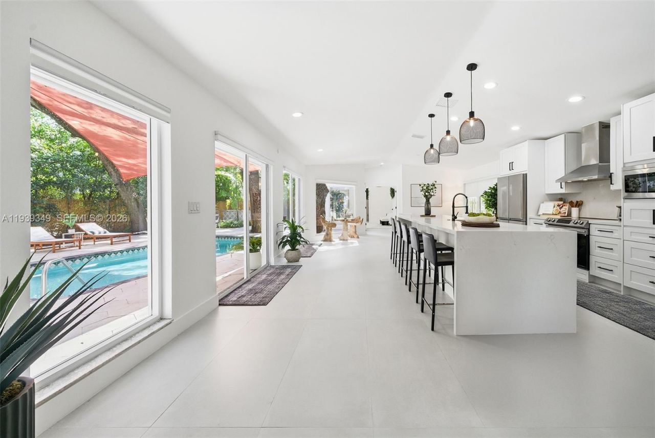 3700 Justison Rd, Miami, FL 33133 Photo