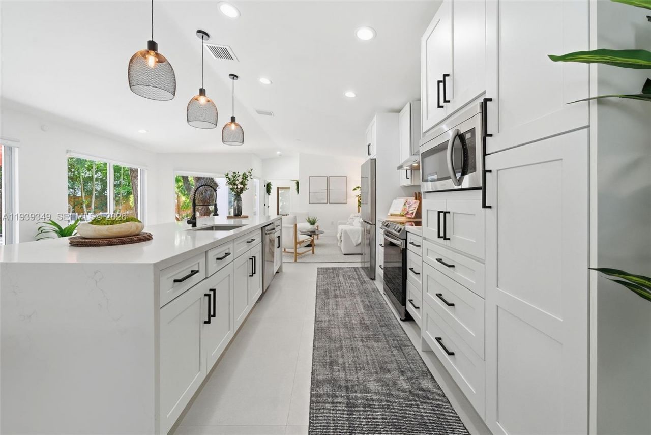 3700 Justison Rd, Miami, FL 33133 Photo