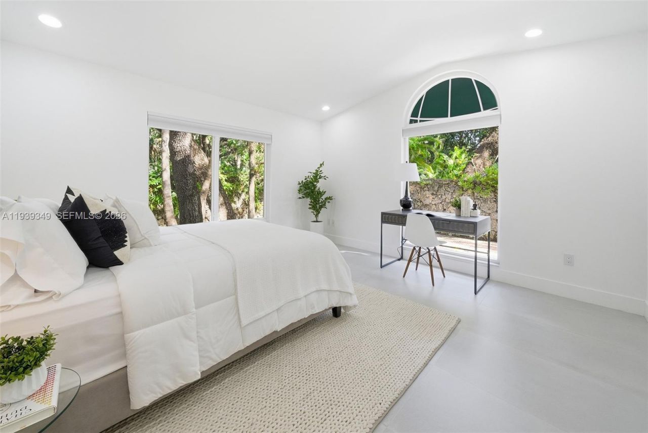 3700 Justison Rd, Miami, FL 33133 Photo