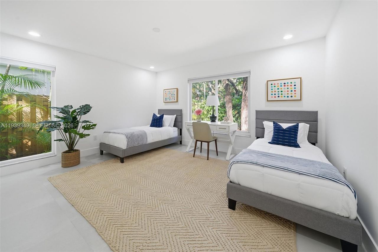 3700 Justison Rd, Miami, FL 33133 Photo