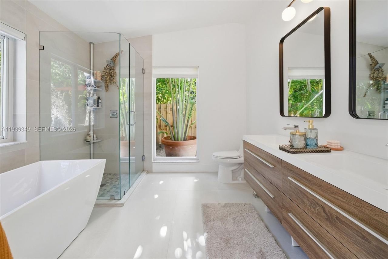 3700 Justison Rd, Miami, FL 33133 Photo