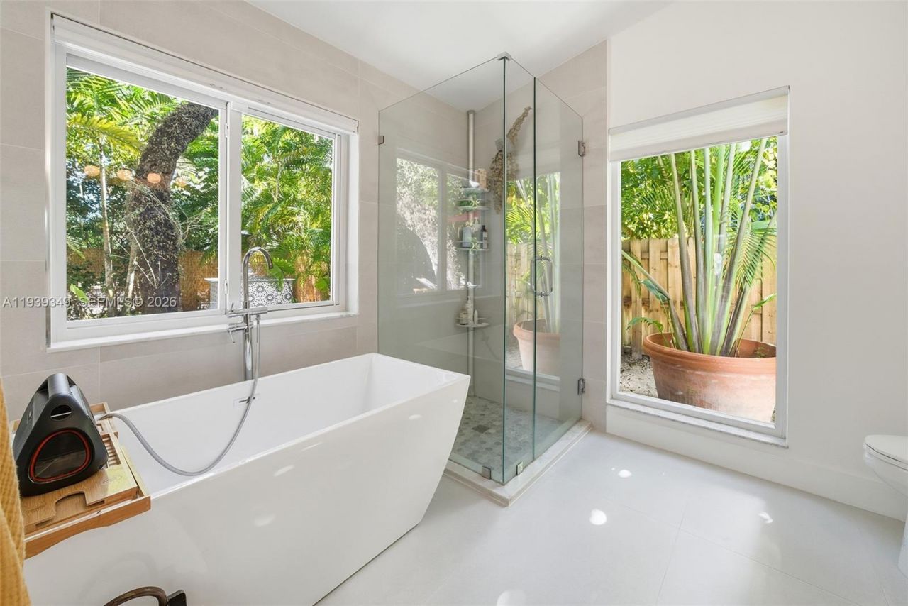 3700 Justison Rd, Miami, FL 33133 Photo