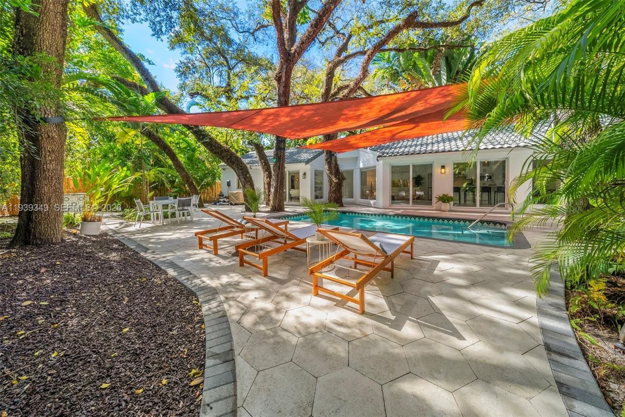 3700 Justison Rd, Miami, FL 33133 Photo