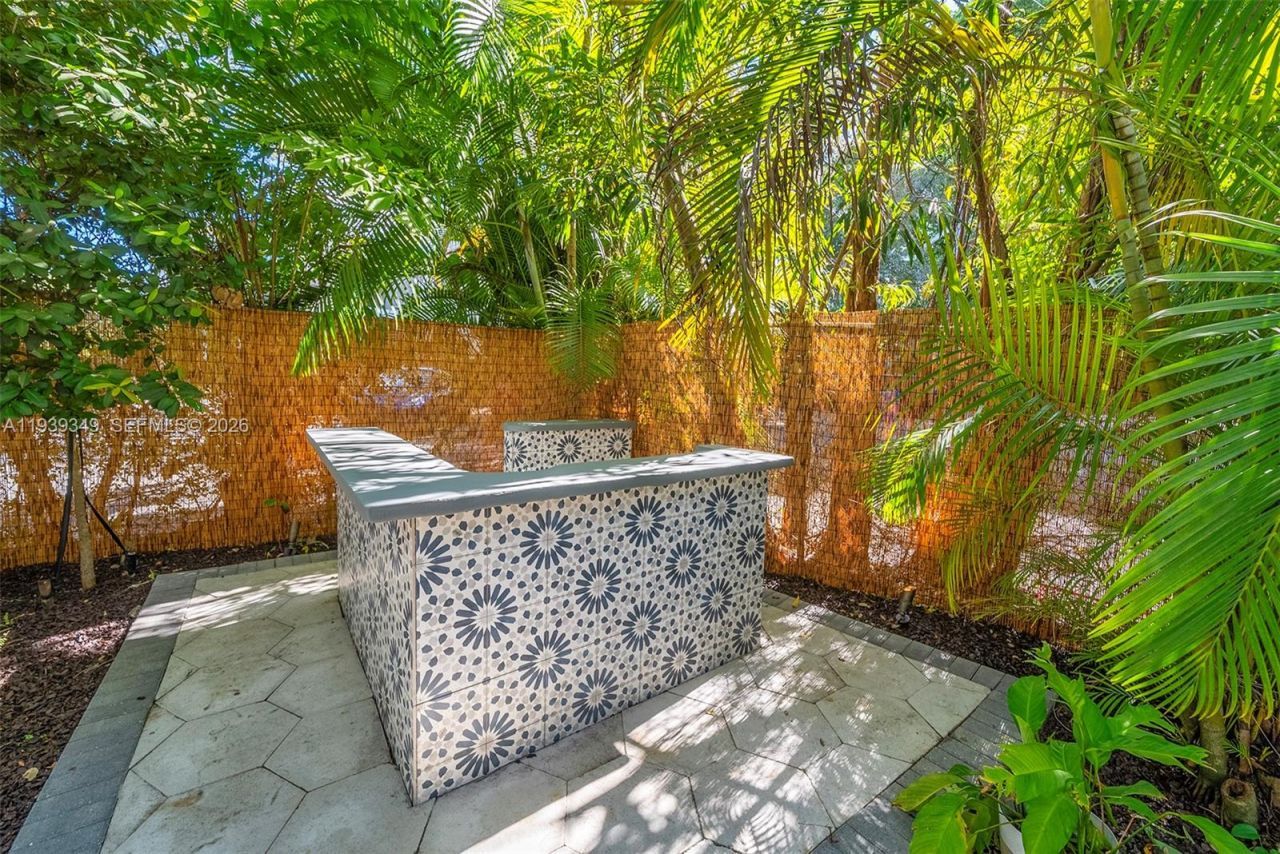 3700 Justison Rd, Miami, FL 33133 Photo