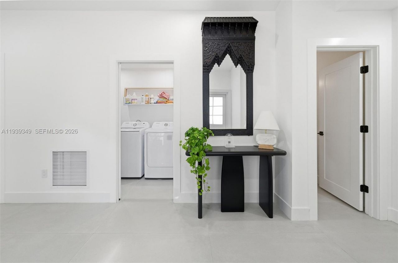 3700 Justison Rd, Miami, FL 33133 Photo