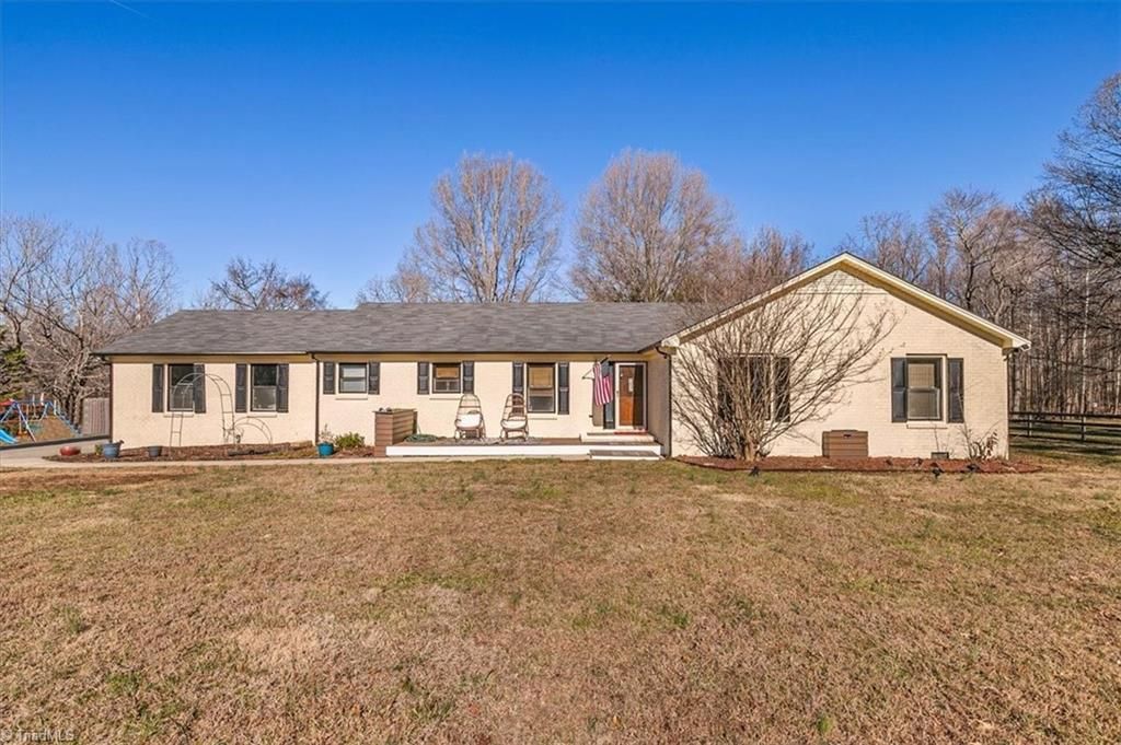 2107 Hunters Ridge Drive, Pleasant Garden, NC 27313 Main Photo