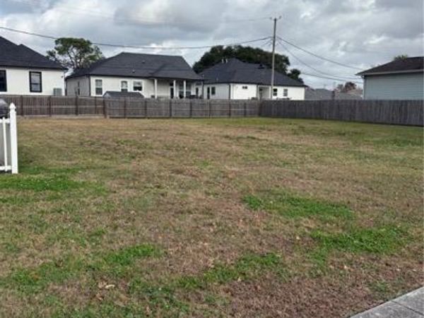 321 BEAR Drive, Arabi, LA 70032