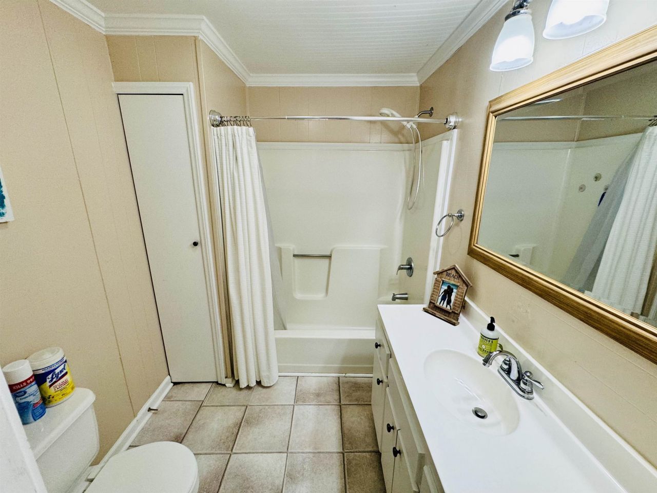 6001 - 1795 S Kings Hwy. Photo 24