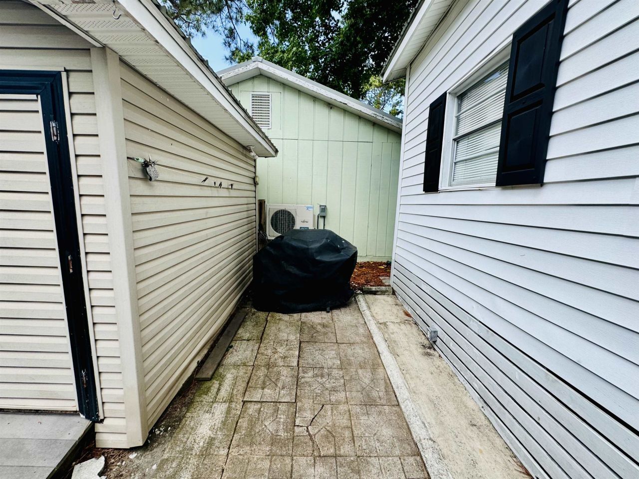 6001 - 1795 S Kings Hwy. Photo 6