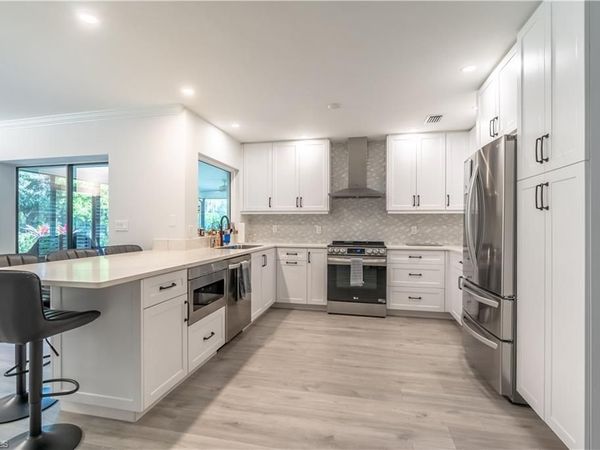 2237 River Reach DR, NAPLES, FL 34104