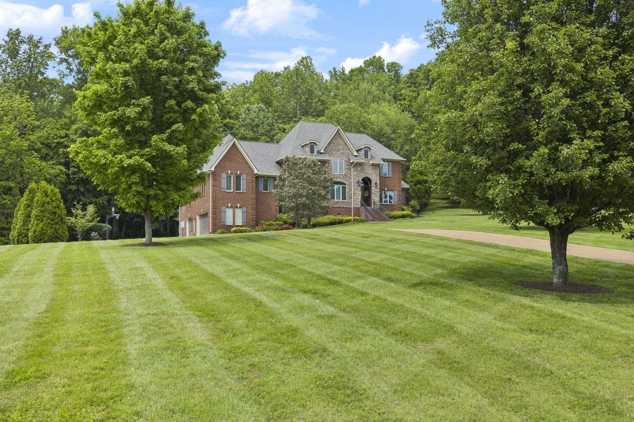 1075 Natchez Valley Ln, Franklin, TN 37064 Main Photo