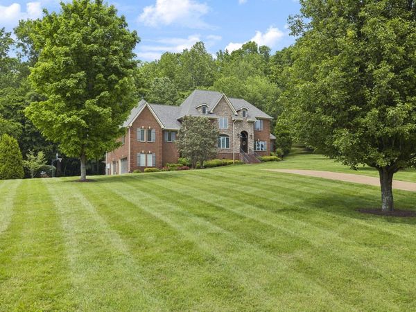 1075 Natchez Valley Ln, Franklin, TN 37064