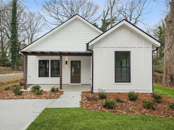 672 Commercial Avenue NW, Atlanta, GA 30318