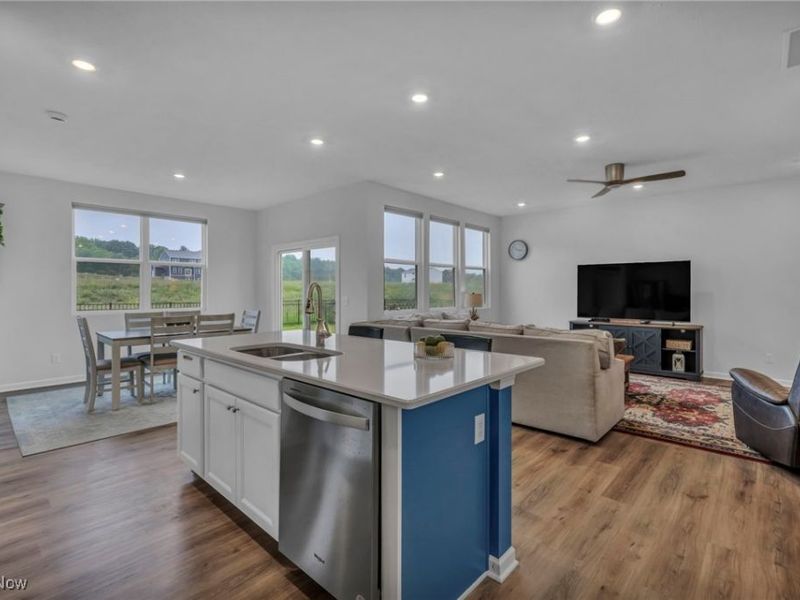 1014 Marissa Drive, Wadsworth, OH 44281 Photo 2