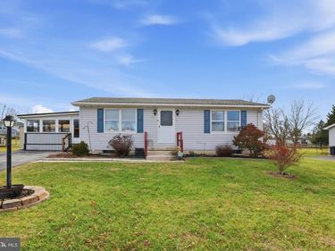 22 SPRUCE LANE, NEW OXFORD, PA 17350