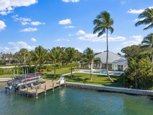 2207 Cove Drive, Vero Beach, FL 32963