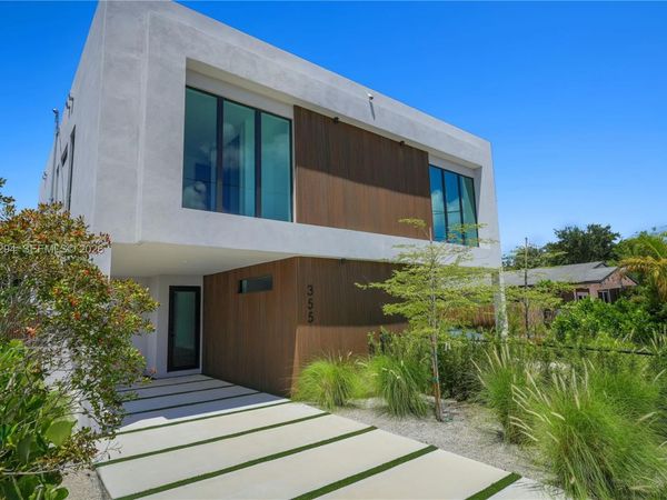 355 NW 50th St , Miami, FL 33127