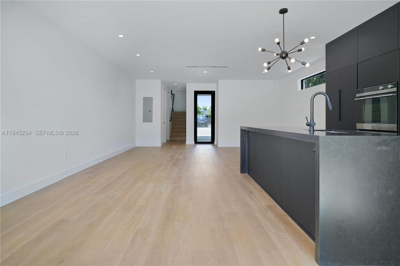 355 NW 50th St , Miami, FL 33127 Photo