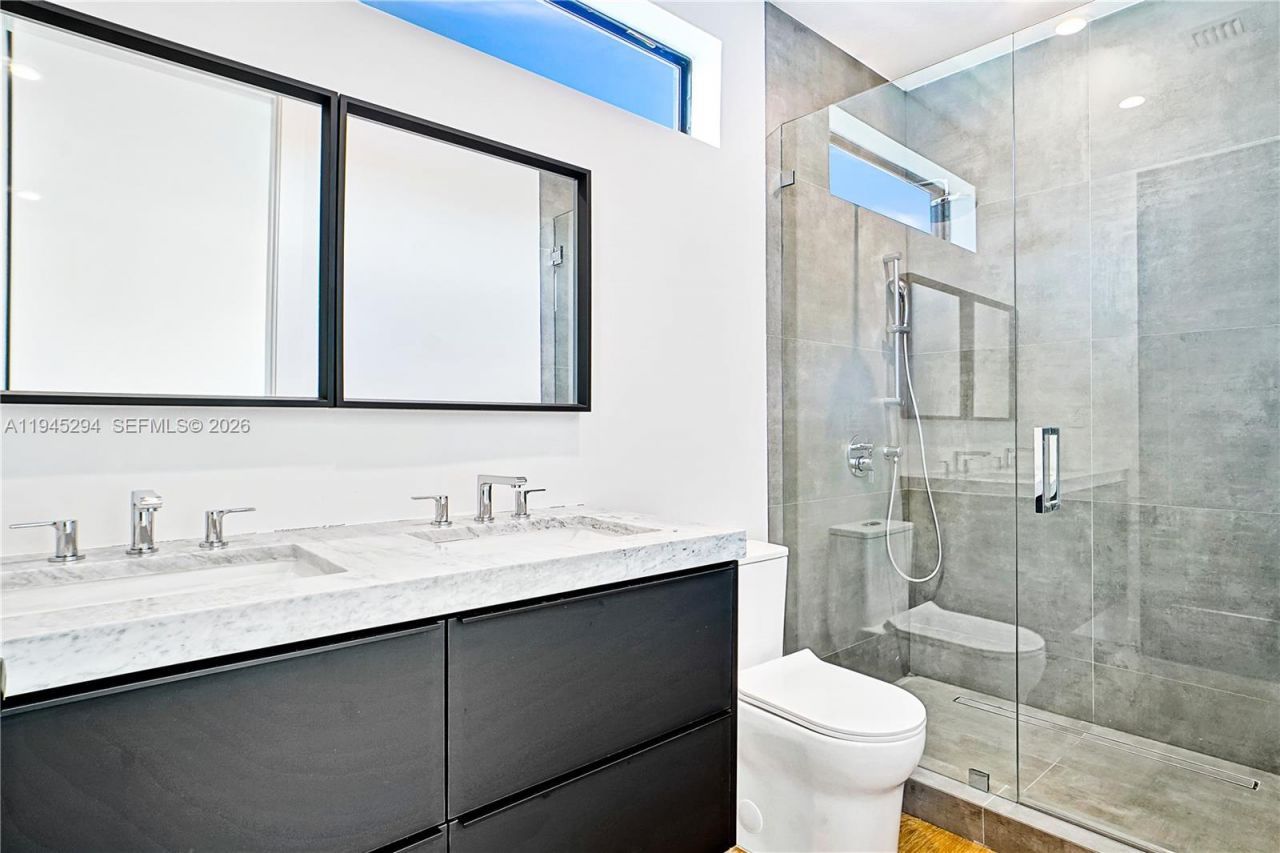 355 NW 50th St , Miami, FL 33127 Photo