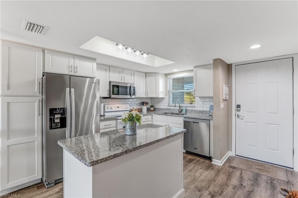 16007 Davis Rd, Unit 524, Fort Myers, FL 33908 Photo