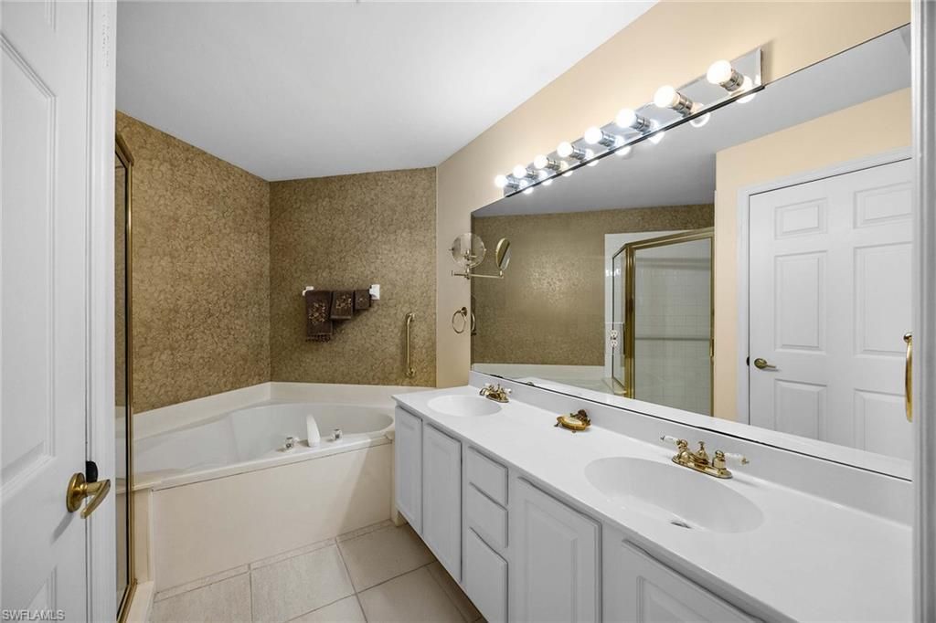 2230 Arielle Dr, Unit 1906, Naples, FL 34109 Photo