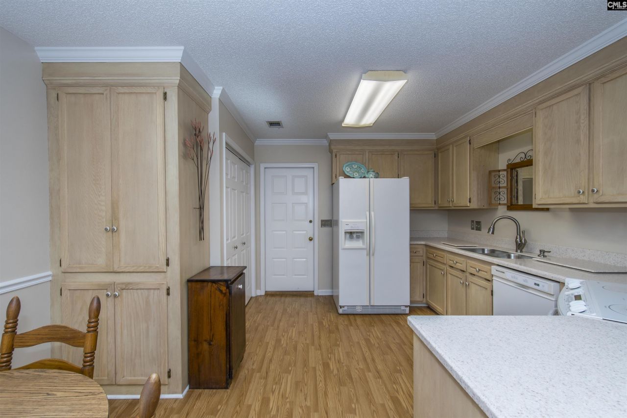 324 Patio Place Photo 14