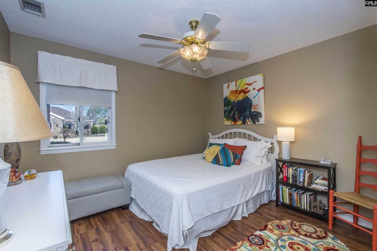 324 Patio Place Photo 5