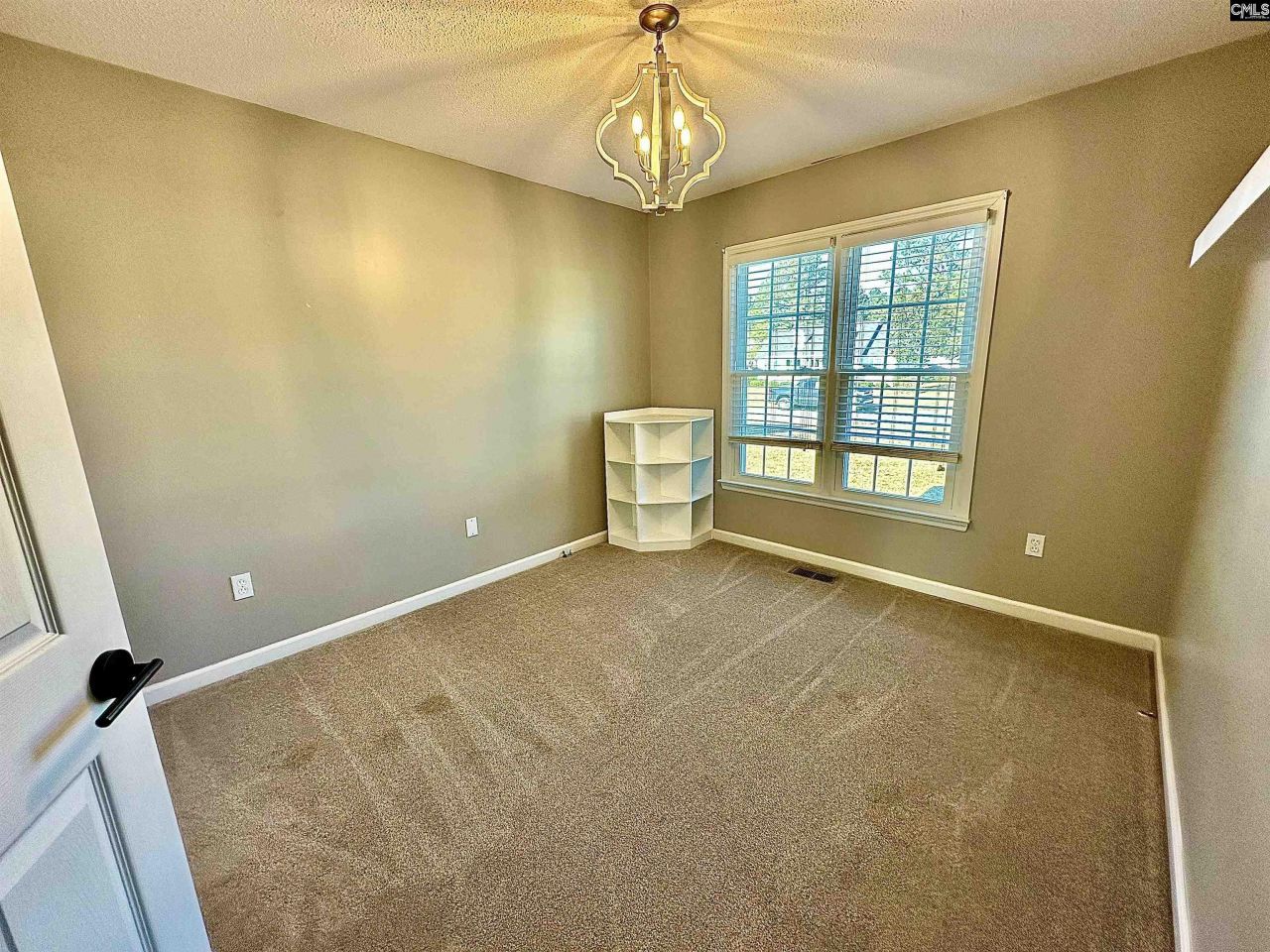 143 Arundel Drive  Photo 10