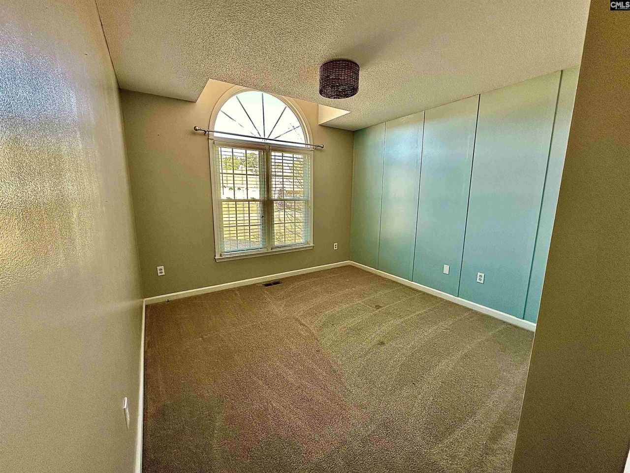 143 Arundel Drive  Photo 12