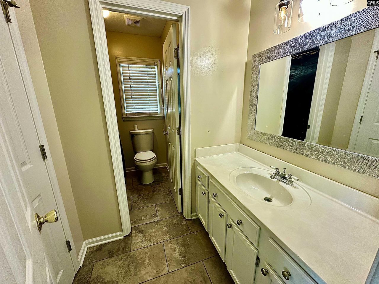 143 Arundel Drive  Photo 13