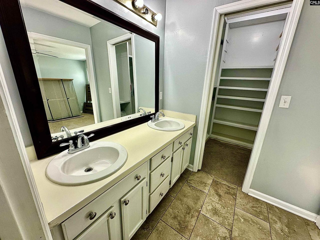 143 Arundel Drive  Photo 14