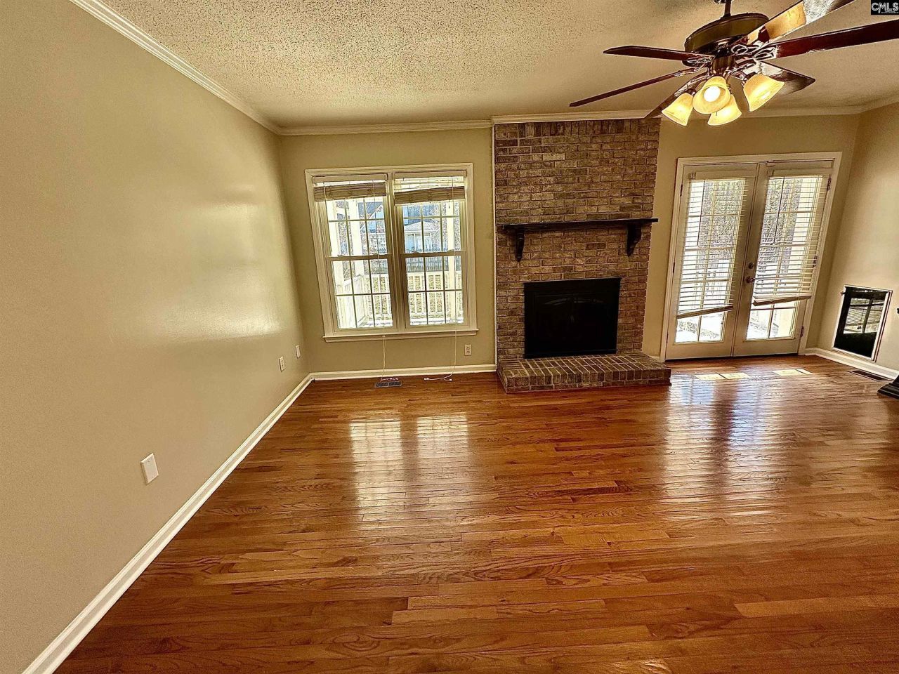 143 Arundel Drive  Photo 7