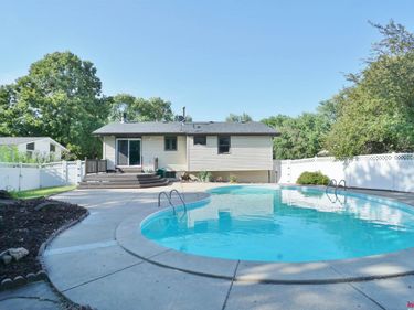 2521 County Down Court, Lincoln, NE 68512