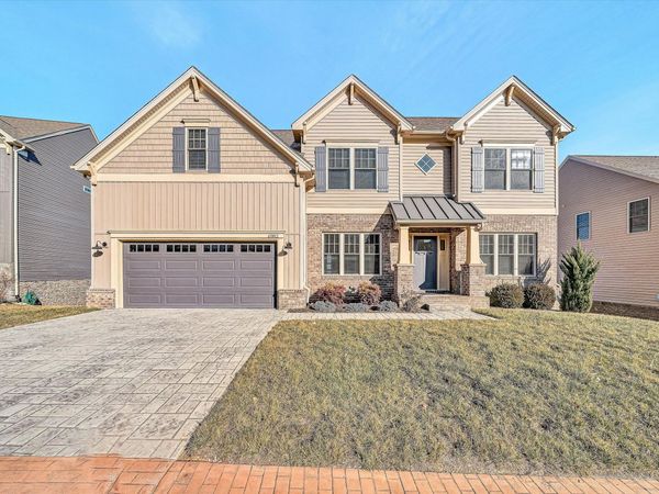 6982 Linn Cove CT , Roanoke, VA 24018