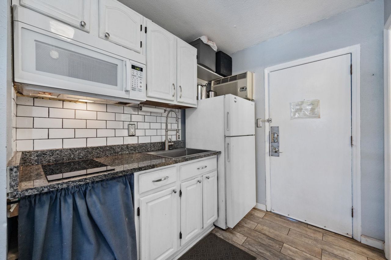 1600 S Ocean Blvd. Photo 6