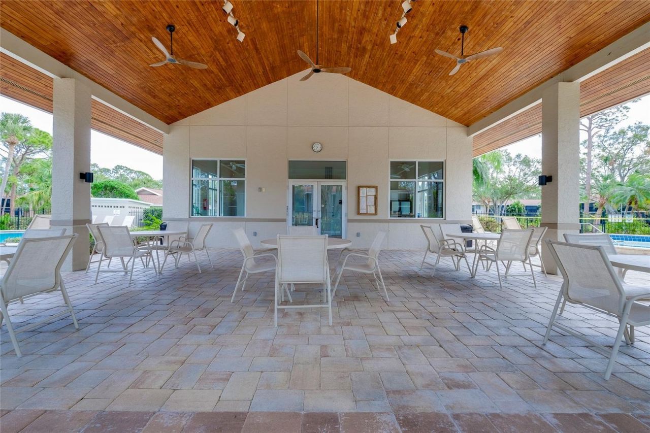 960 La Costa Circle, Unit 3, Sarasota, FL 34237 Photo