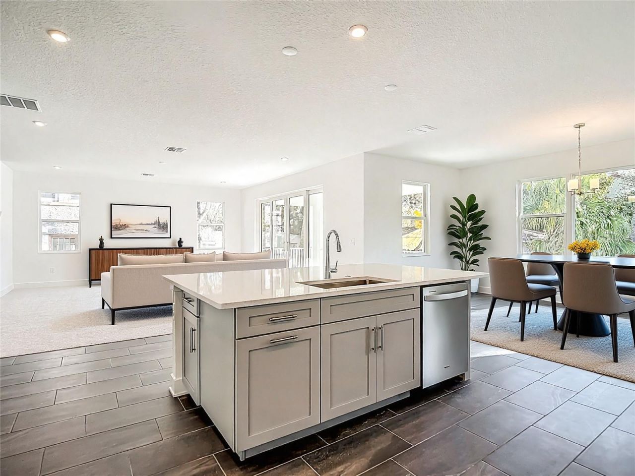 410 S West Shore Boulevard, Tampa, FL 33609 Photo