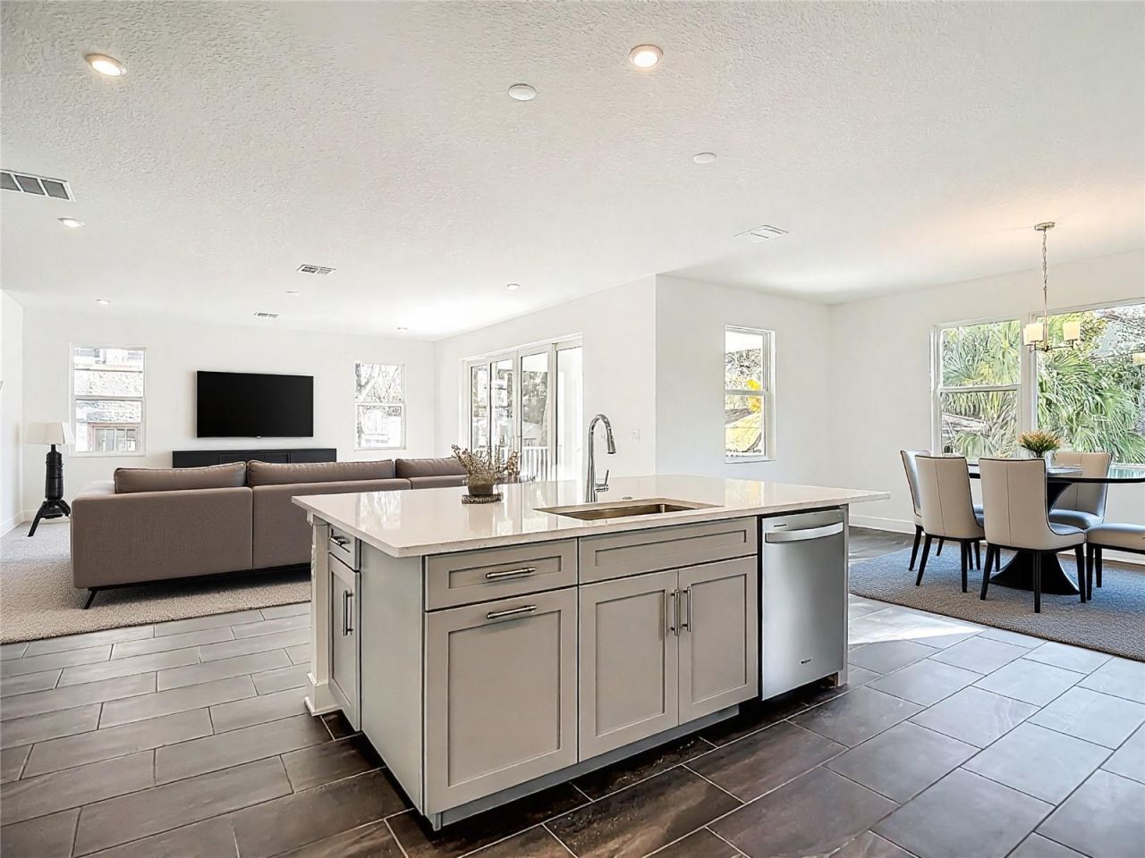 410 S West Shore Boulevard, Tampa, FL 33609 Photo